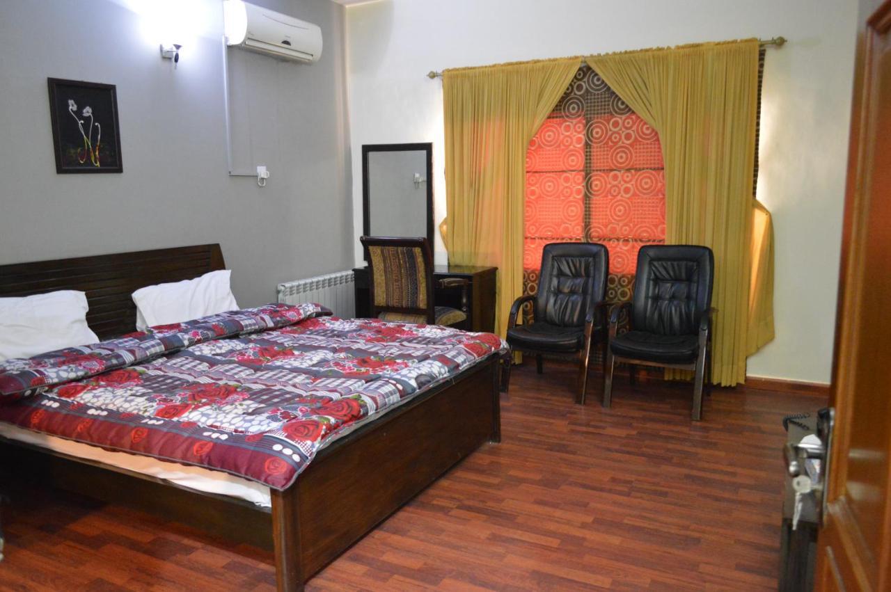 Royal Manor F-10 Bed and Breakfast Islamabad Exterior foto